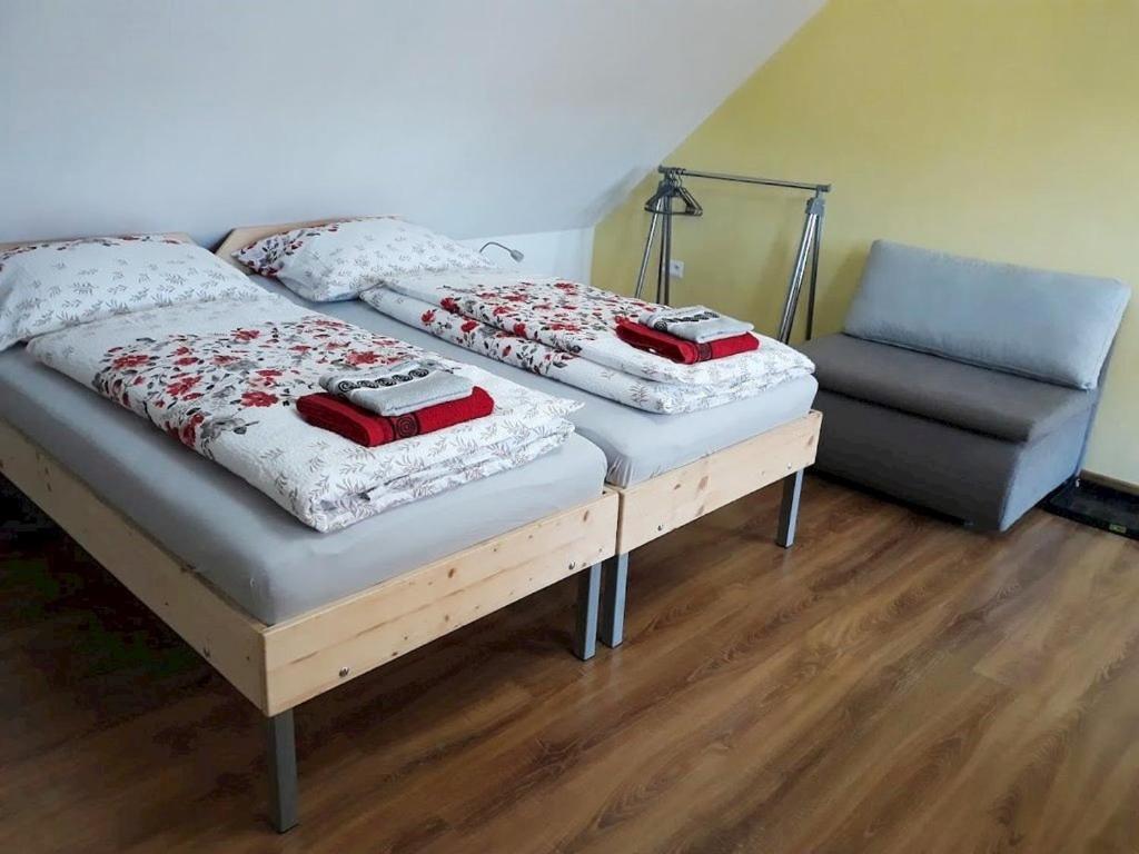 Zemianska Kuria Vachtar Hotel Kralova Lehota Eksteriør billede