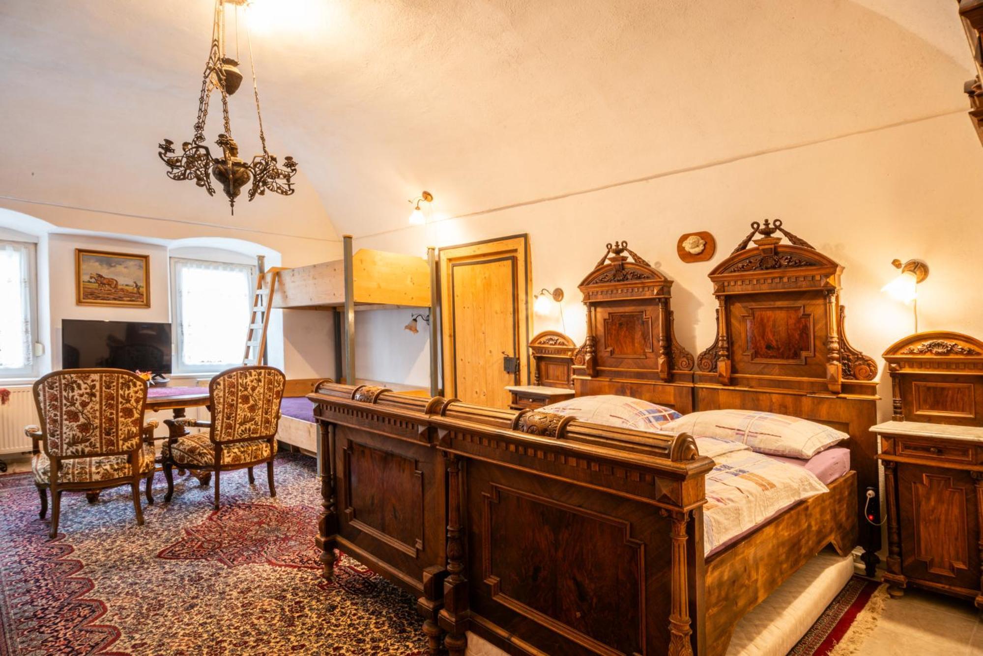 Zemianska Kuria Vachtar Hotel Kralova Lehota Eksteriør billede